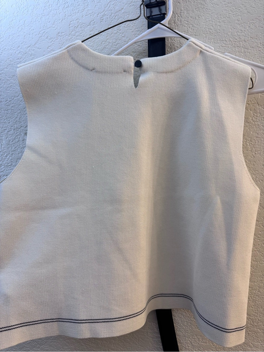 Zara Cream Sleeveless Top with Black Contrast Stitching - Picture 4 of 4